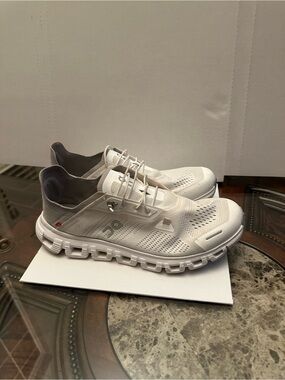 Cloud 6 Coast Sneaker (Women)Size US 9.5 True to size Authentic Pre-owned